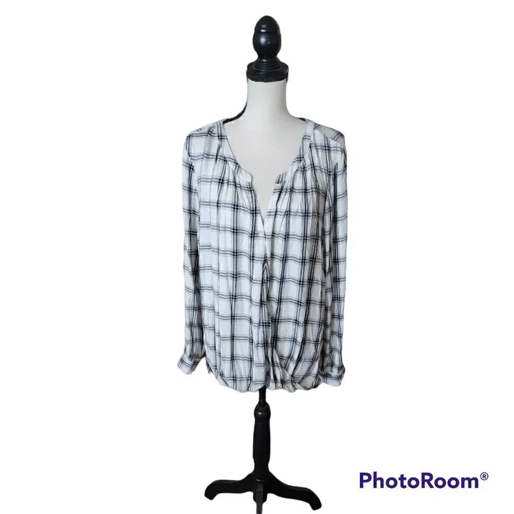 A.N.A. White and Blue Plaid Blouse with Split Neck. Size 3X.